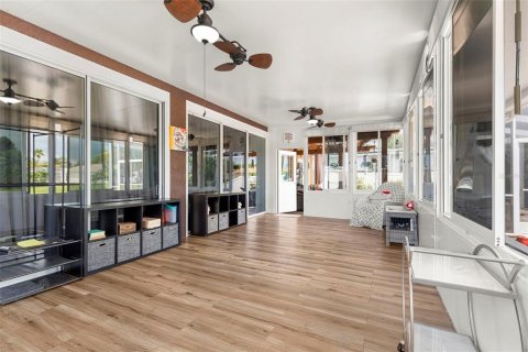 House in New Port Richey, Florida 3 bedrooms, 169.83 sq.m. № 1876006 - photo 27
