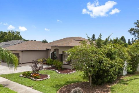 House in New Port Richey, Florida 3 bedrooms, 169.83 sq.m. № 1876006 - photo 2