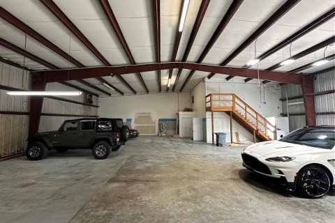 Propiedad comercial en venta en Lakeland, Florida, 538.83 m2 № 1915140 - foto 11