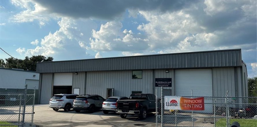 Propiedad comercial en Lakeland, Florida 538.83 m2 № 1915140