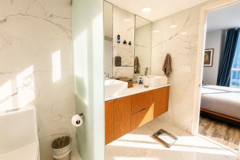 Condo in Miami, Florida, 2 bedrooms  № 2083360 - photo 11