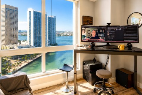 Condo in Miami, Florida, 2 bedrooms  № 2083360 - photo 17