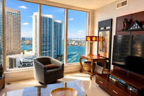 Condo in Miami, Florida, 2 bedrooms  № 2083360 - photo 6