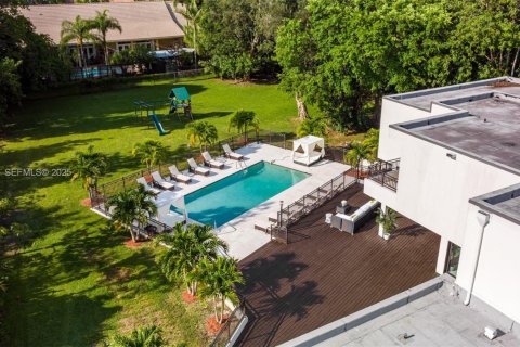 Casa en venta en Plantation, Florida, 9 dormitorios, 797.29 m2 № 1994434 - foto 15