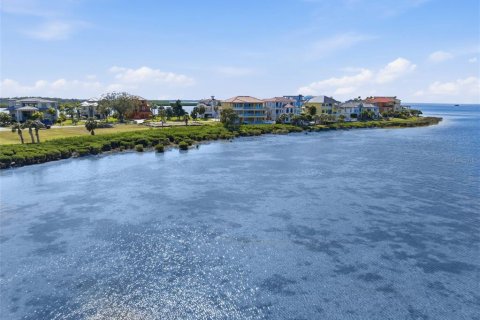 Villa ou maison à vendre à Port Richey, Floride: 5 chambres, 394.18 m2 № 2143581 - photo 28