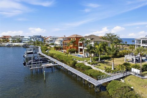 Villa ou maison à vendre à Port Richey, Floride: 5 chambres, 394.18 m2 № 2143581 - photo 24