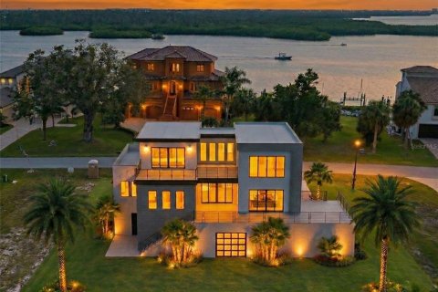 Villa ou maison à vendre à Port Richey, Floride: 5 chambres, 394.18 m2 № 2143581 - photo 5