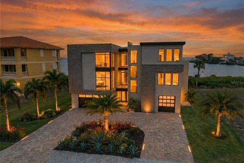 Villa ou maison à vendre à Port Richey, Floride: 5 chambres, 394.18 m2 № 2143581 - photo 3