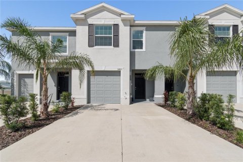 Touwnhouse à vendre à Wesley Chapel, Floride: 3 chambres, 155.43 m2 № 2258406 - photo 2
