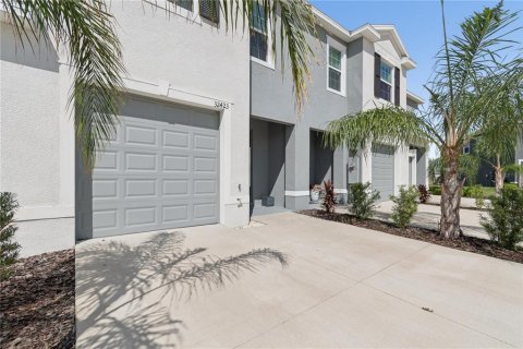 Touwnhouse à vendre à Wesley Chapel, Floride: 3 chambres, 155.43 m2 № 2258406 - photo 4