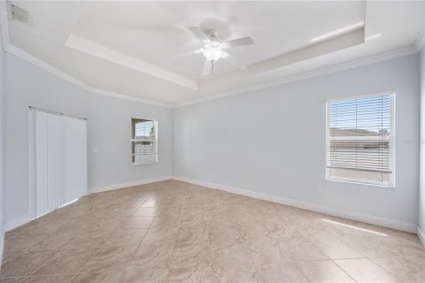 House in Lakeland, Florida 4 bedrooms, 219.81 sq.m. № 2117405 - photo 10