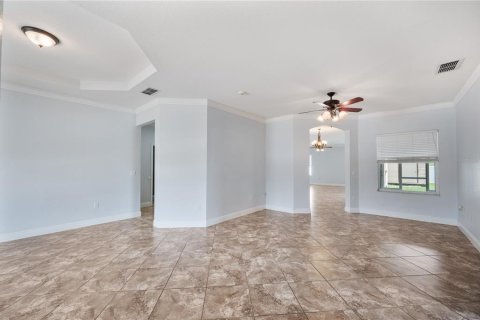 House in Lakeland, Florida 4 bedrooms, 219.81 sq.m. № 2117405 - photo 6