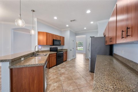 House in Lakeland, Florida 4 bedrooms, 219.81 sq.m. № 2117405 - photo 16