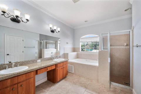 House in Lakeland, Florida 4 bedrooms, 219.81 sq.m. № 2117405 - photo 12