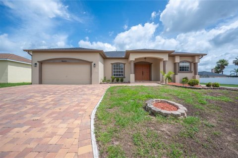 House in Lakeland, Florida 4 bedrooms, 219.81 sq.m. № 2117405 - photo 5