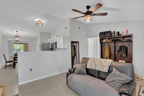 Adosado en venta en Orlando, Florida, 2 dormitorios, 80.82 m2 № 2099417 - foto 9