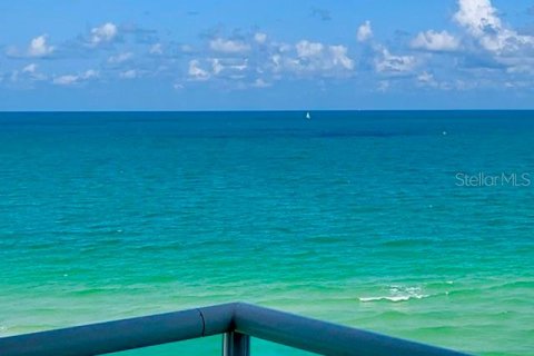 Condominio en alquiler en Clearwater, Florida, 2 dormitorios, 102.19 m2 № 1559174 - foto 2