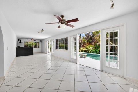 House in Vero Beach, Florida 4 bedrooms, 318.84 sq.m. № 2249740 - photo 26