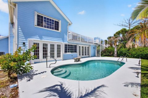 House in Vero Beach, Florida 4 bedrooms, 318.84 sq.m. № 2249740 - photo 6