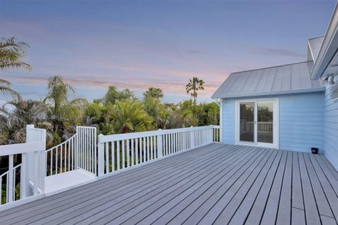 House in Vero Beach, Florida 4 bedrooms, 318.84 sq.m. № 2249740 - photo 12