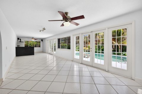 House in Vero Beach, Florida 4 bedrooms, 318.84 sq.m. № 2249740 - photo 27