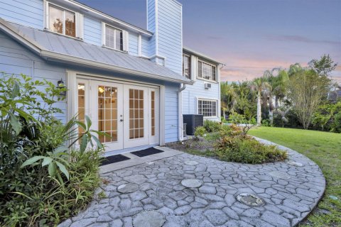 House in Vero Beach, Florida 4 bedrooms, 318.84 sq.m. № 2249740 - photo 8