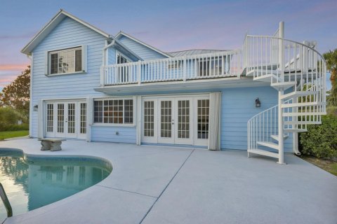 House in Vero Beach, Florida 4 bedrooms, 318.84 sq.m. № 2249740 - photo 11