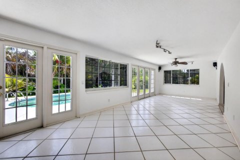 House in Vero Beach, Florida 4 bedrooms, 318.84 sq.m. № 2249740 - photo 28