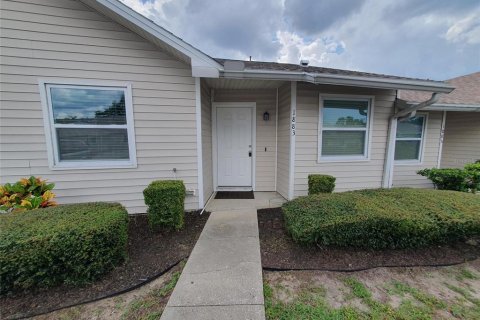 House in Palm Harbor, Florida 2 bedrooms, 92.9 sq.m. № 2379738
