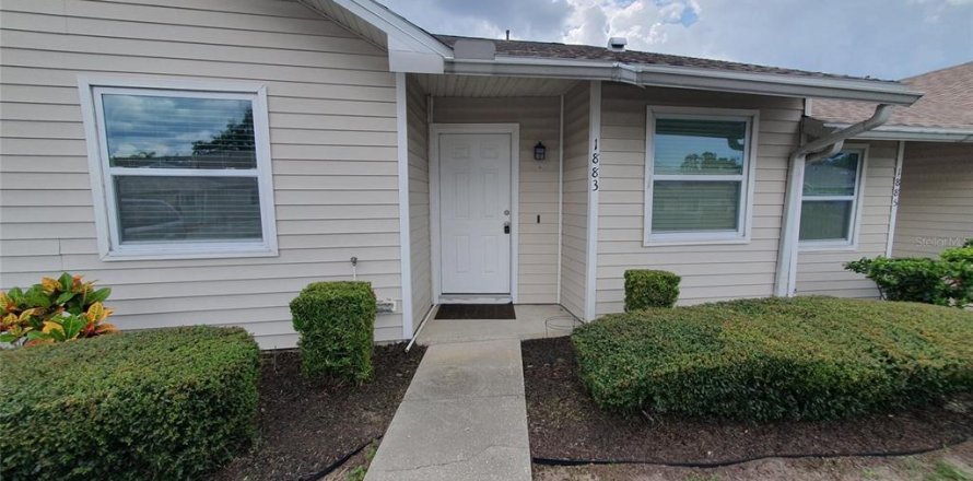House in Palm Harbor, Florida 2 bedrooms, 92.9 sq.m. № 2379738
