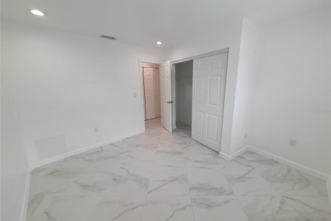 House in Palm Harbor, Florida 2 bedrooms, 92.9 sq.m. № 2379738 - photo 3