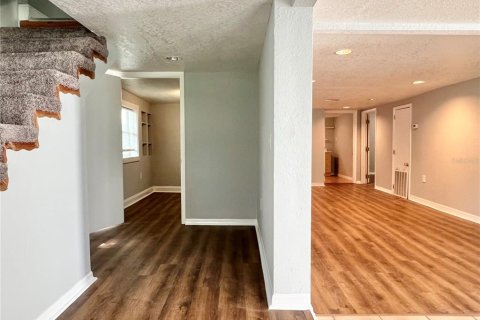 Casa en alquiler en Tampa, Florida, 4 dormitorios, 220.92 m2 № 1879359 - foto 10