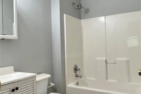 Casa en alquiler en Tampa, Florida, 4 dormitorios, 220.92 m2 № 1879359 - foto 14