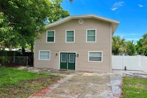 Casa en alquiler en Tampa, Florida, 4 dormitorios, 220.92 m2 № 1879359 - foto 1
