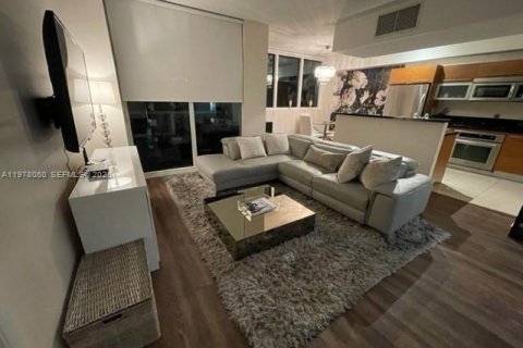 Condo in Miami, Florida, 2 bedrooms  № 2042000 - photo 5