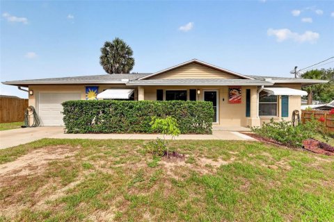 Casa en Eustis, Florida 3 dormitorios, 96.62 m2 № 2156025