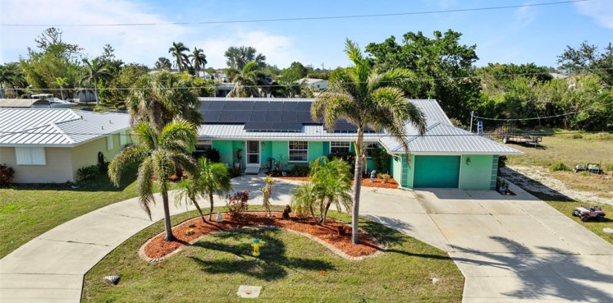 Casa en Port Charlotte, Florida 3 dormitorios, 150.87 m2 № 1529658