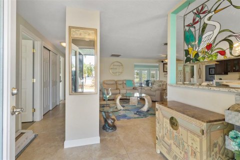 Casa en venta en Port Charlotte, Florida, 3 dormitorios, 150.87 m2 № 1529658 - foto 3