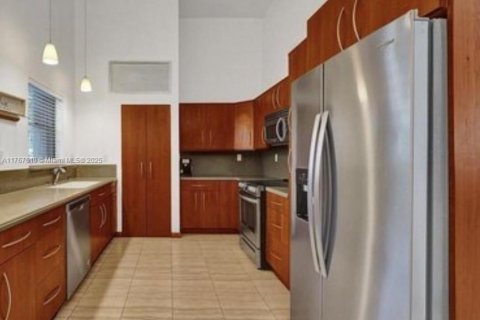 House in Hallandale Beach, Florida 3 bedrooms, 150.87 sq.m. № 1861757 - photo 13