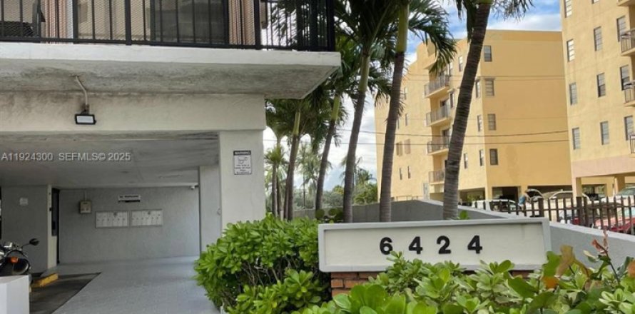Condo in Miami Beach, Florida, 1 bedroom № 1982603
