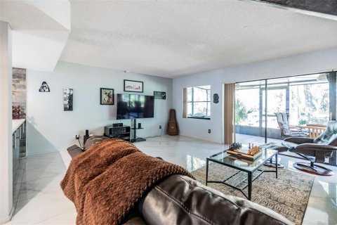 Townhouse in Oldsmar, Florida 3 bedrooms, 134.71 sq.m. № 1534039 - photo 5