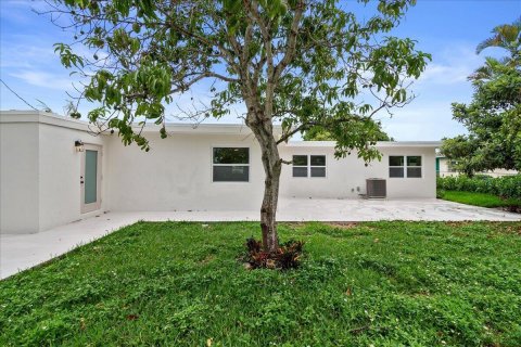 Villa ou maison à vendre à West Palm Beach, Floride: 4 chambres, 257.06 m2 № 2270472 - photo 28