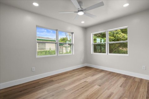 Villa ou maison à vendre à West Palm Beach, Floride: 4 chambres, 257.06 m2 № 2270472 - photo 21