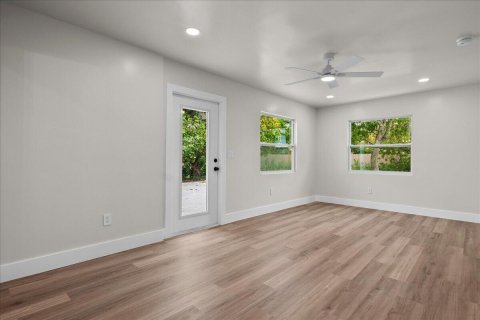 Villa ou maison à vendre à West Palm Beach, Floride: 4 chambres, 257.06 m2 № 2270472 - photo 11