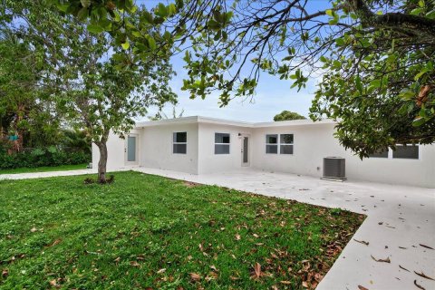 Villa ou maison à vendre à West Palm Beach, Floride: 4 chambres, 257.06 m2 № 2270472 - photo 27