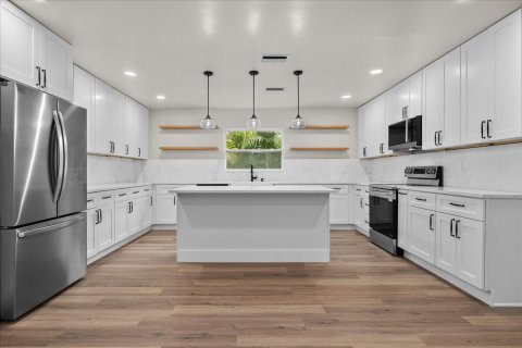 Villa ou maison à vendre à West Palm Beach, Floride: 4 chambres, 257.06 m2 № 2270472 - photo 5