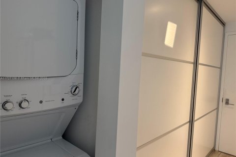 Condominio en venta en Miami, Florida, 1 dormitorio, 68.93 m2 № 1812223 - foto 16