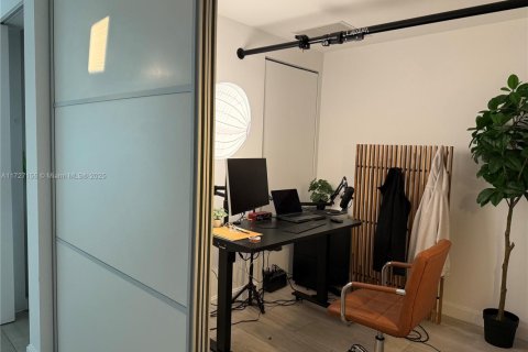 Condominio en venta en Miami, Florida, 1 dormitorio, 68.93 m2 № 1812223 - foto 19