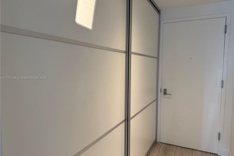 Condominio en venta en Miami, Florida, 1 dormitorio, 68.93 m2 № 1812223 - foto 17