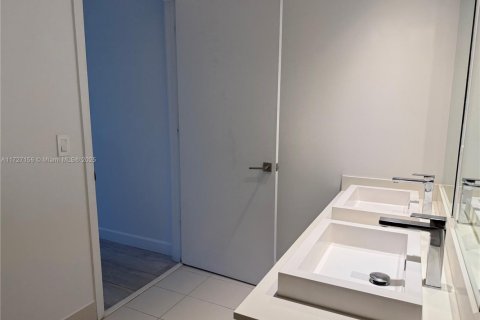 Condominio en venta en Miami, Florida, 1 dormitorio, 68.93 m2 № 1812223 - foto 28